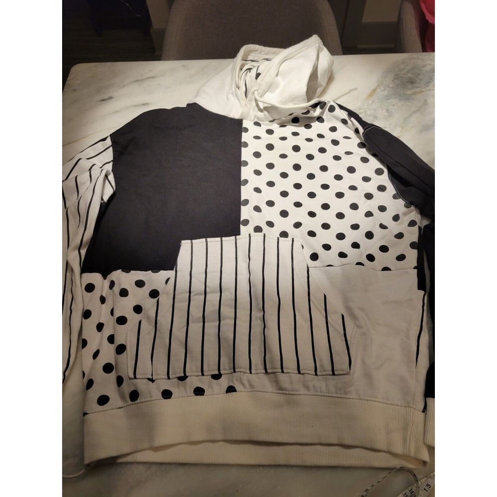 Urban Outfitters White Black Hoodie‎ All Over Print Trendy Size Med